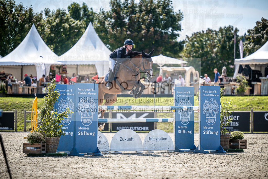 DOS_4785 | Entdecke hochwertige Reitturnierfotos von Foto Oger. Professionell, emotional und authentisch – jetzt Lieblingsmomente im Shop bestellen.Deutschlandweite Turnierfotografie. - Realisiert mit Pictrs.com