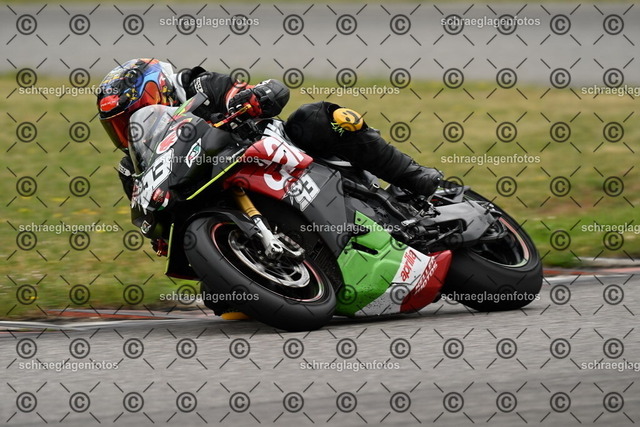 25bt02-1508 | markuskiefer.com - Realisiert mit Pictrs.com