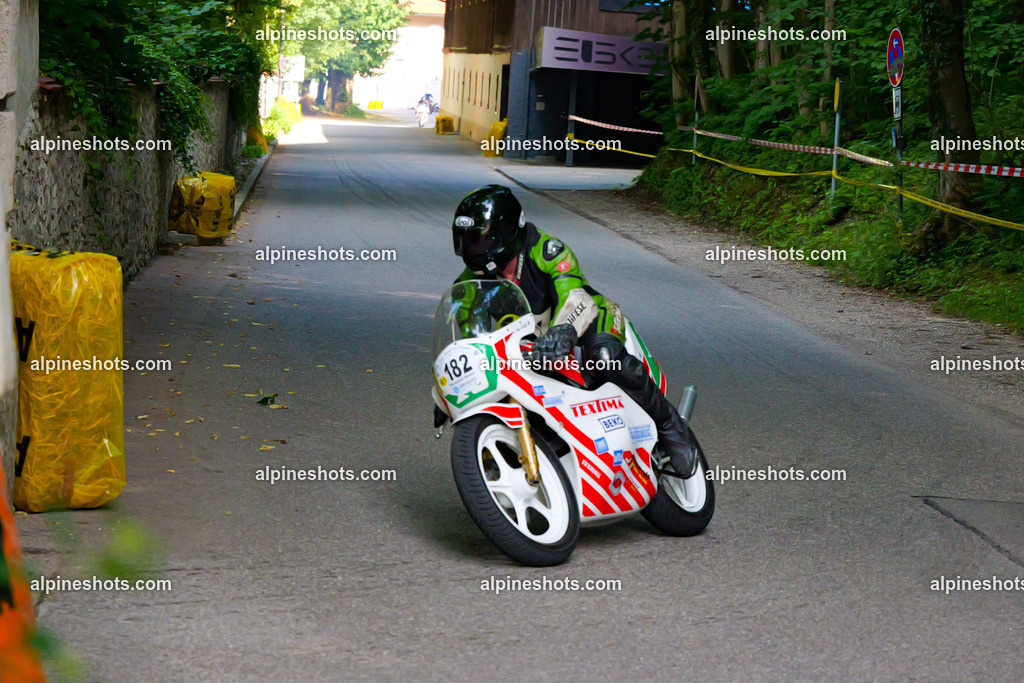 P1015521 | Erleben Sie atemberaubende, hochqualitative Fotos Ihrer Fahrt entlang der malerischen Alpenstraßen. Besuchen Sie alpineshots.com, um professionelle Aufnahmen Ihrer unvergesslichen Reise zu finden und zu kaufen - Realisiert mit Pictrs.com