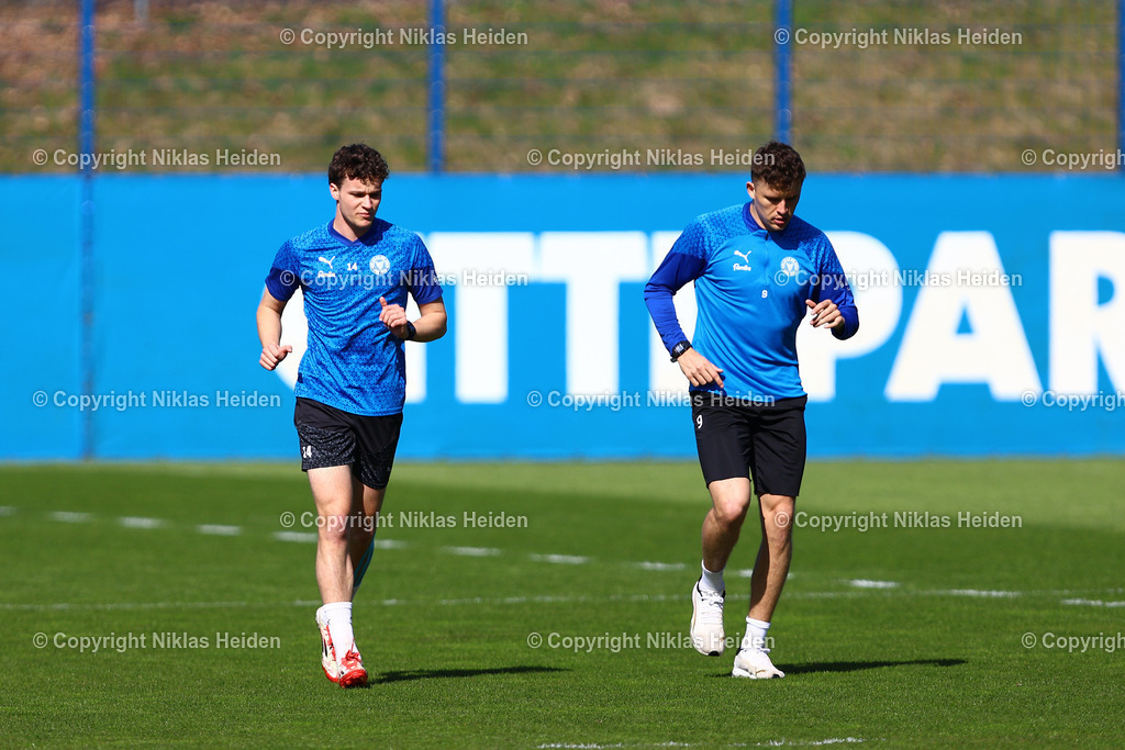 NH_HolsteinKiel_Training_08042025 | #14 Max Geschwill und #9 Benedikt Pichler (beide Holstein Kiel) im Lauftraining nach ihrer Verletzung.Fußball I Herren I Training I Saison 2024-2025 I Holstein Kiel I 08.04.2025 I Citti-Fußballpark
