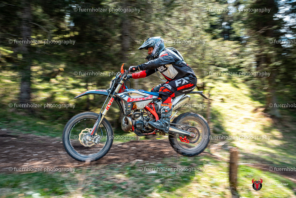 fuernholzer_250501-C1-681 | Fotografische Impressionen von der Red Stag Enduro Extreme by fuernholzer-photography.com. Endurosport in Österreich fotografisch festgehalten von fuernholzer. Auftragsfotografie für Private, Gewerbefotos und Industriefotografie. Eventfotografie, Sportfotografie und Motorsportfotografie. Anbieter von Fotoworkshops, Fototraining, fotografischen Vorträgen und Fotoseminaren.