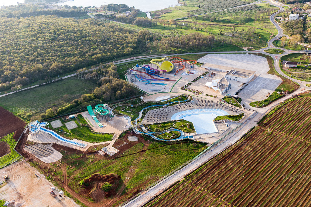 Vue aérienne: Vue de la ville à Poreč dans le département Gespanschaft Istrien, Croatie. Photo: IMG_106357.jpg prise le 14/04/2018 par Werner Riehm/FLY-FOTO.eu – Résolution de l'original: 5472 x 3648 px