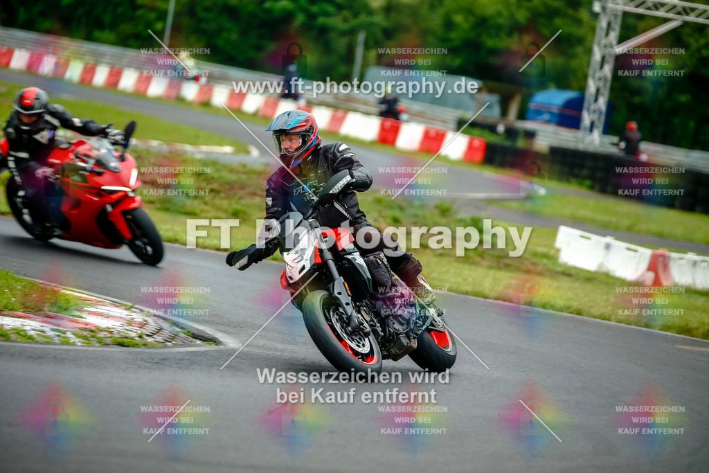 VBK-3852 | Hier findet Ihr Bilder von Touristenfahrten auf der Nürburgring Nordschleife oder von anderen Veranstaltungen die ich besucht habe. Viel Spass beim Durch Schauen 