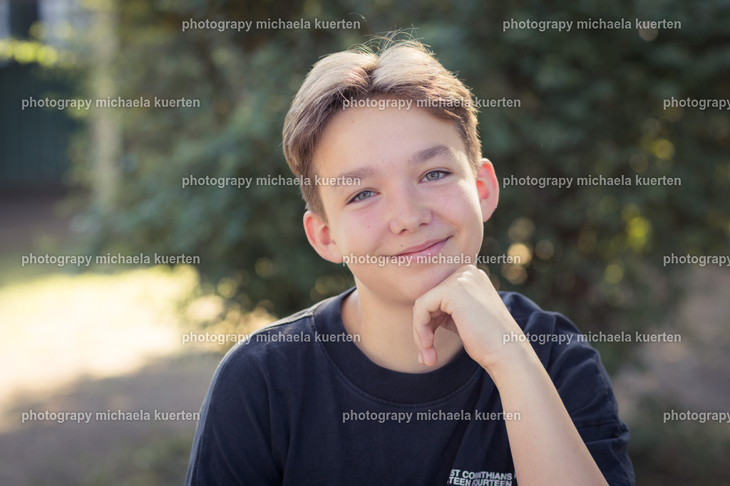 color-1319 | Professionelle Kita- und Schulfotografie aus Augsburg. Natürliche Kinderportraits, moderne Klassenfotos, DSGVO-konforme Online-Galerien und persönliche Betreuung für Schulen und Kindergärten in Augsburg Bayern.