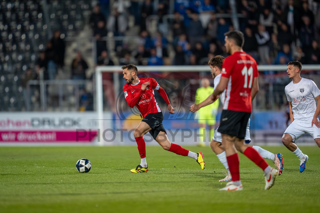 SG Sonnenhof Großaspach vs. SGV Freiberg, Fussball, Regionalliga Suedwest, 30. Spieltag, 22.04.2026 | Volkan Celiktas (SG Sonnenhof Großaspach, #05),SG Sonnenhof Großaspach vs. SGV Freiberg, Fussball, Regionalliga Suedwest, 30. Spieltag, 22.04.2026