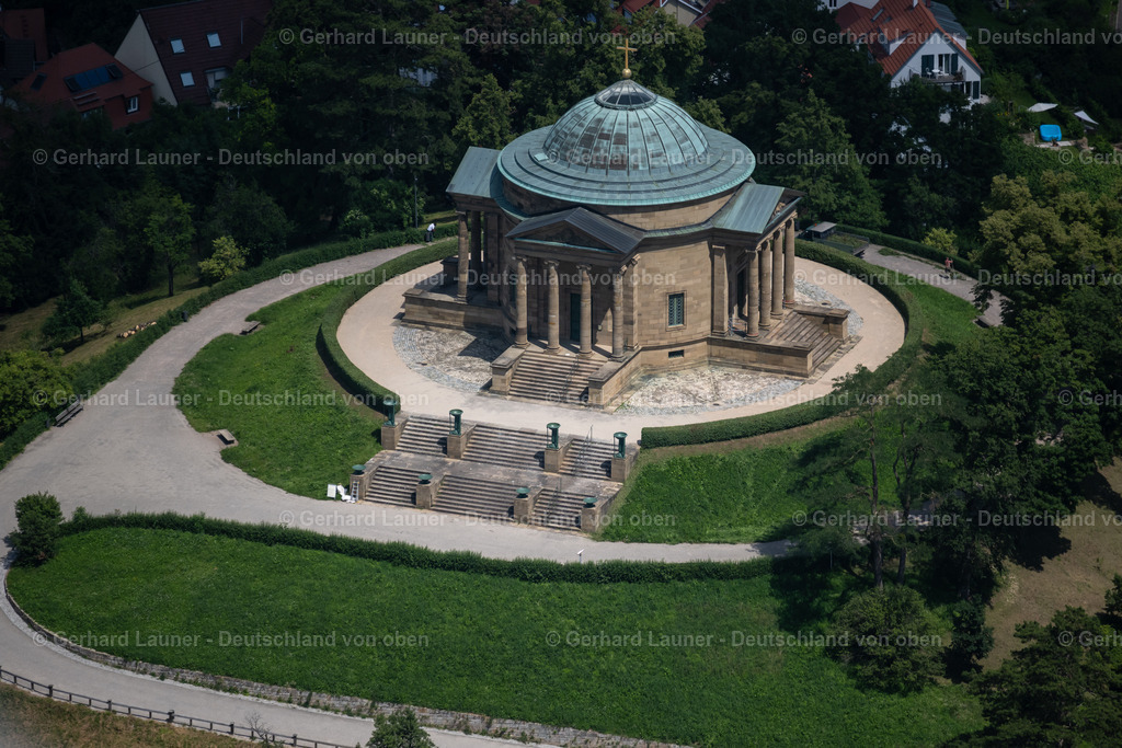4046504 | ROTENBERG 19.07.2021 Trauerhalle und Grabkapelle zur Beisetzung auf dem Gelände des Friedhofes auf dem Württemberg in Rotenberg im Bundesland Baden-Württemberg, Deutschland. Weiterführende Informationen bei: Staatliche Schlösser und Gärten Baden-Württemberg - Zentrale. // Funeral hall and grave chapel for burial on the grounds of the cemetery on the Wuerttemberg in Rotenberg in the state Baden-Wurttemberg, Germany. Further information at: Staatliche Schloesser und Gaerten Baden-Wuerttemberg - Zentrale. Foto: Gerhard Launer