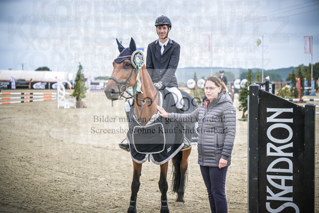 DOS_0025 | Entdecke hochwertige Reitturnierfotos von Foto Oger. Professionell, emotional und authentisch – jetzt Lieblingsmomente im Shop bestellen.Deutschlandweite Turnierfotografie. - Realisiert mit Pictrs.com