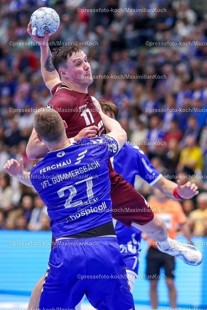 Gum25042501015 | 25.04.2025, Handball, HBL, VfL Gummersbach - 1. VfL Potsdam, Schwalbe-Arena: Jannek Klein (VfL Potsdam #17) gegen Kristjan Horzen (GUM #27) 