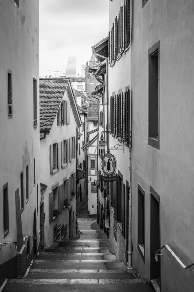 Imbergässlein Basel | black/white, bnw - Realisiert mit Pictrs.com