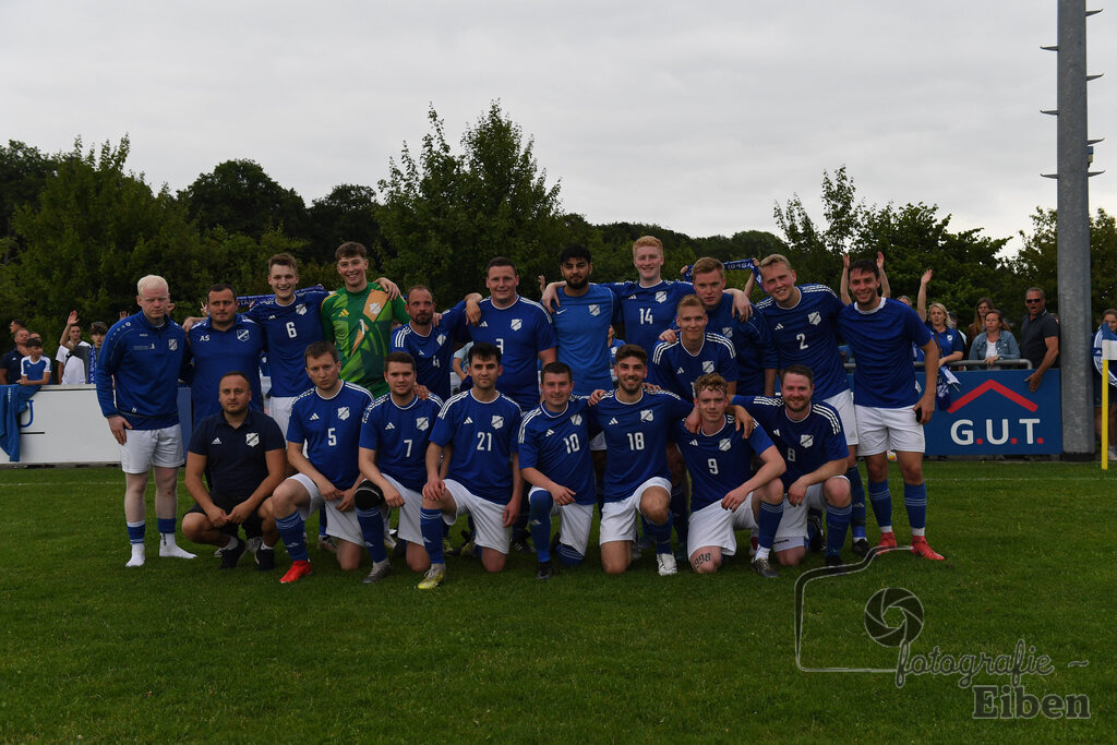 1. FC Nordenham-SV GOTANO | Kreispokal Finale Jade-Weser-Hunte 1. Mannschaften; 1.FC Nordenham (weiß)-SV GOTANO (blau) am 15.06.2025 in Rastede (Sportanlage Köttersweg), Photo: Philip Eiben 2025 - Realisiert mit Pictrs.com