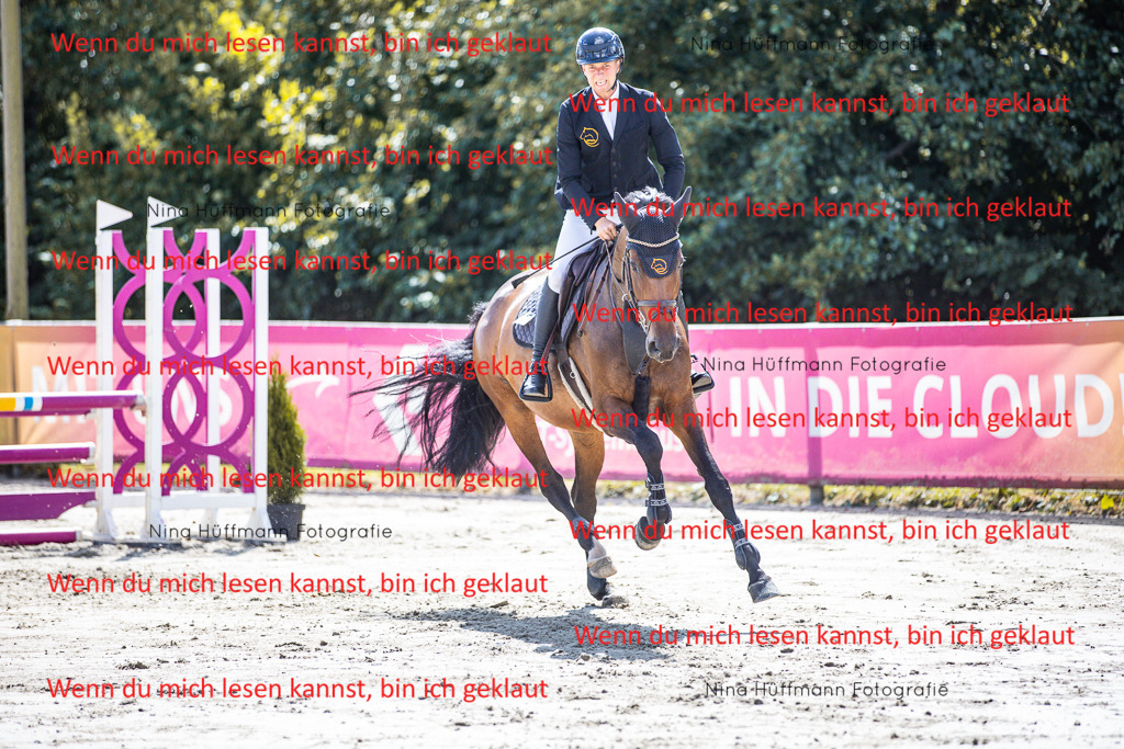 BK1A5111 | Turnierbilder Turnierfotos Nina Hüffmann Turnierfotografie Pferdefotografie Tierzeichnung Haustierzeichnung Pferdezeichnung Hundezeichnung Videograf  - Realisiert mit Pictrs.com