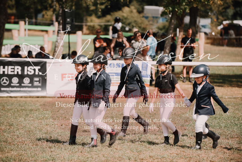 DSC_6326 | Pferde- und Turnierfotografie in Westsachsen. Pferdeportraits, Auftragszeichnungen und intuitive Kunst.