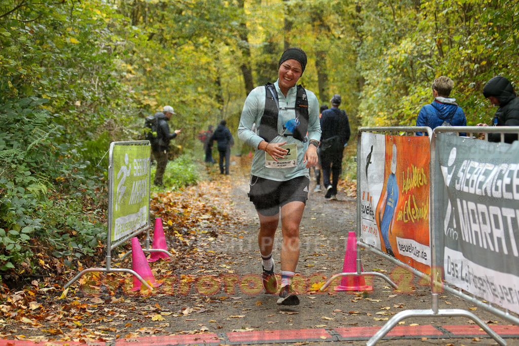 251026_1327_EX1_3495 | Sportfotografie im Rhein-Sieg Kreis, Köln, Bonn, NRW, Rheinland Pfalz, Hessen, etc. Unser Tätigkeitsfeld umfasst den Laufsport vom Volkslauf über den Marathon, Duathlon, Triathon bis zum Ultralauf wie Kölnpfad Ultra oder Schindertrail.
