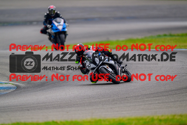 MaZZes_FotoMatrix_240521_6007705_3302 | WEISS