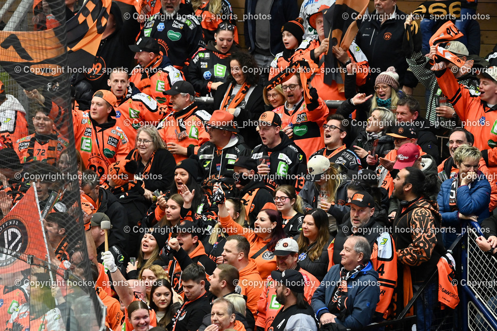 EC IDM WÄRMEPUMPEN VSV vs. MOSER MEDICAL GRAZ99ERS | Graz 99ers Fans, EC IDM WÄRMEPUMPEN VSV vs. MOSER MEDICAL GRAZ99ERS, EC IDM WÄRMEPUMPEN VSV vs. MOSER MEDICAL GRAZ99ERS am 17.03.2026 in Villach (Stadthalle Villach), Austria, (Photo by Bernd Stefan)
