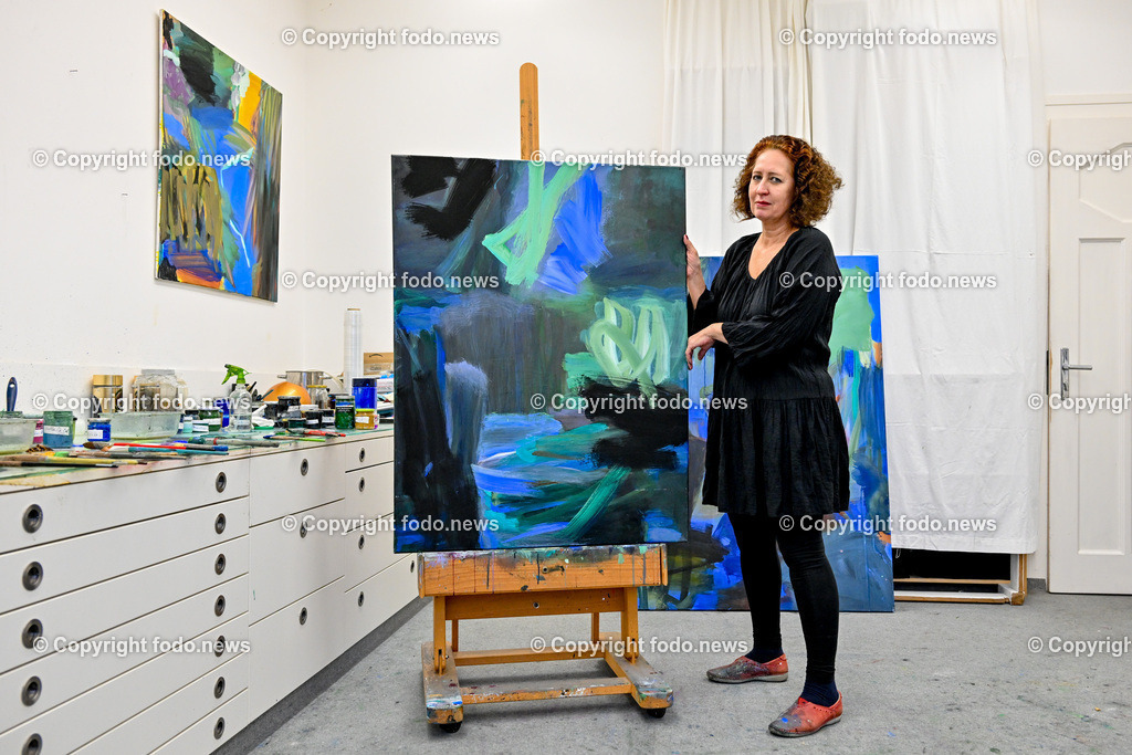 Katja Vassilieva_ Kuenstlerin_ 12.12.2023-3 | 12.12.2023, Linz, AUT, Kunstatelier, im Bild Katja Vassilieva (Kuenstlerin)