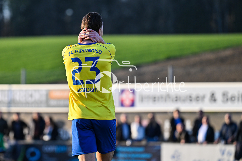 FC Pipinsried - TSV Grünwald | Valdrin KONJUHI (FC Pipinsried 23) aergert sich ueber seinen verschossenen Elfmeter / Bayernliga Sued: FC Pipinsried - TSV Gruenwald, Kuechenstadel Arena am 11.04.2025