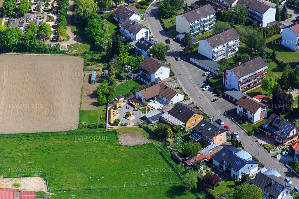 Luftbild: Konrad-Adenauer-Ring in Hagenbach im Bundesland Rheinland-Pfalz in Deutschland. Foto: IMG_078520.jpg vom 08.05.2015 durch Werner Riehm/FLY-FOTO.de