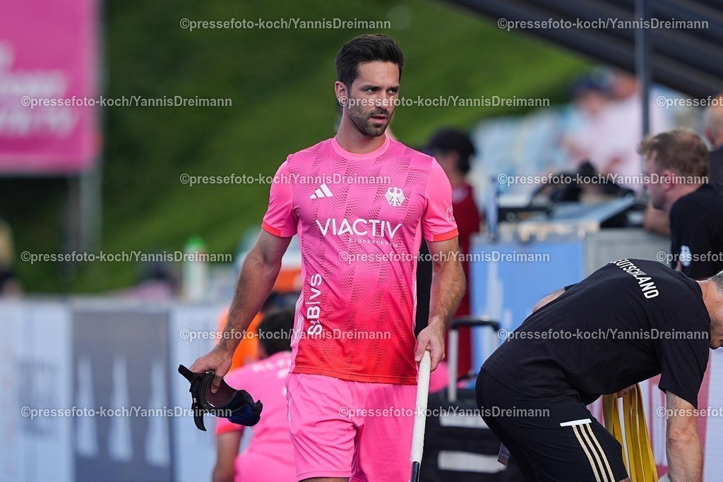 xydrx12082504017 | 12.08.2025, xydrx, Herren EuroHockey Championship 2025, Gruppenphase, Gruppe B, Deutschland - Polen, Sparkassenpark Mönchengladbach: Lukas Windfeder (GER #4)