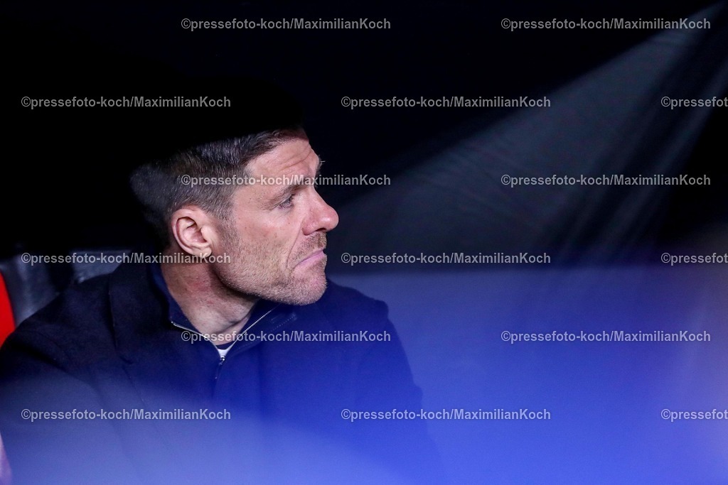 UCL11032502255 | 11.03.2025, Fußball, UEFA Champions League, Bayer 04 Leverkusen - FC Bayern München, Achtelfinale Rückspiel, BayArena, Saison 2024 2025: Cheftrainer Xabi Alonso (Bayer 04 Leverkusen Trainer) Mimik Unzufrieden Enttäuscht EnttäuschungDFB regulations prohibit any use of photographs as image sequences and or quasi-video.