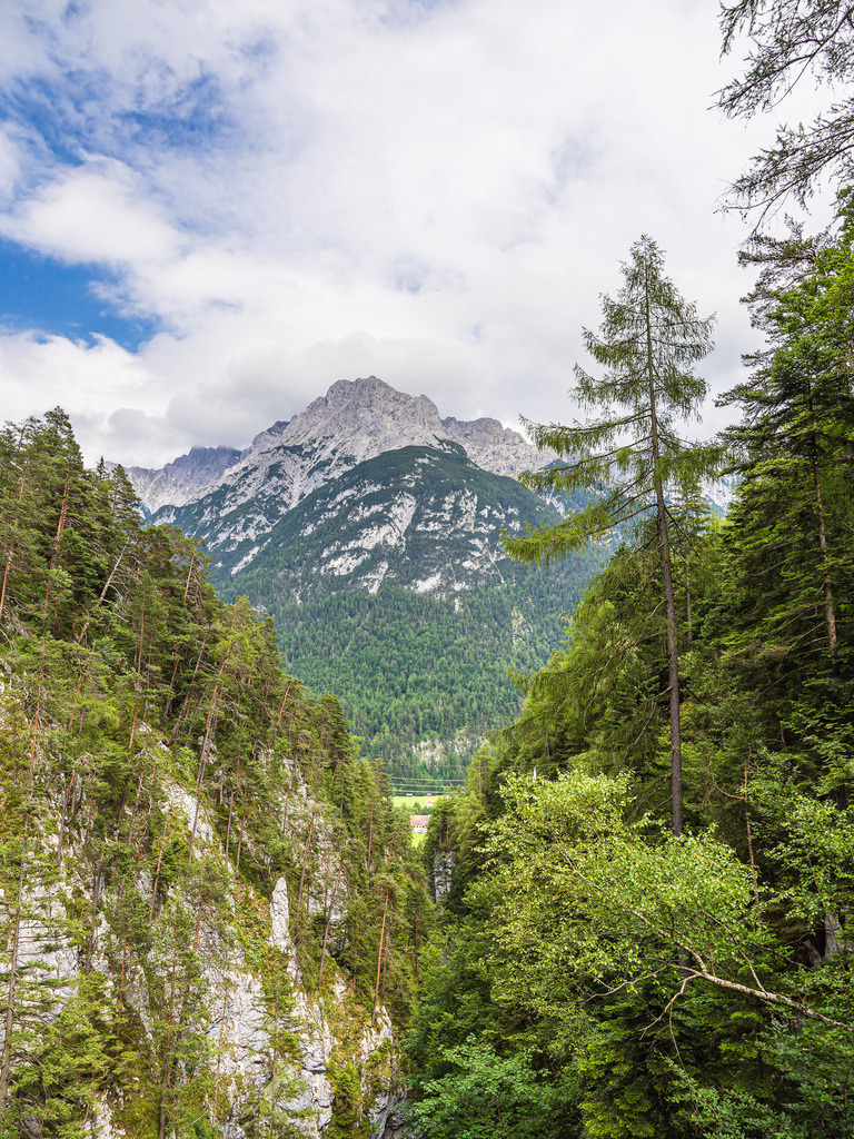 Blick auf das Karwendelgebirge bei Mittenwald | Blick auf das Karwendelgebirge bei Mittenwald.