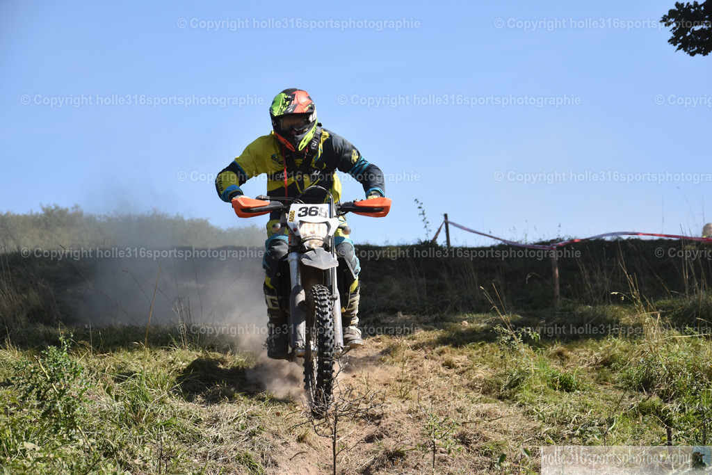 DSC_0144 | Sportfotografie , Motorsport, Motoross, Reitsport, Mointainbike, Enduro,
Landschaft , Outdoor, Eventfotografie, Landschaft, Bilder online bestellen - Realisiert mit Pictrs.com