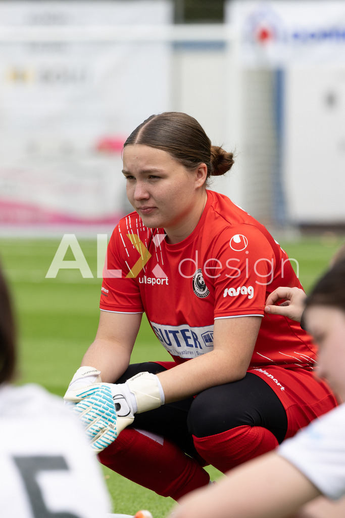 Fußball I Frauen I Saison 2025-2026 I Frauen 3. Liga | FVRZ Gruppe 2 | 18. Spieltag I Spielvereinigung Schaffhausen Damen 1 - Team Furttal Zürich I 17.05.2026 | Hochwertige Sportfotos kaufen & lizenzieren für Medien, Vereine, Agenturen & Sportler:innen. Entdecke professionelle Sportfotografie im Bildshop von Alexander Franzen. - Realisiert mit Pictrs.com