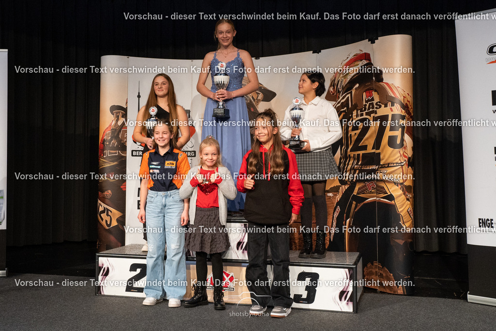 11_15_MeistereherungMXBB-8057 | Sportfotografin aus Berlin-Brandenburg mit Fokus auf Motocross. Ich halte deine sportliche Leistung und echte Emotionen auf und neben der Strecke professionell fest. Entdecke die Fotos von deinem Rennen und bestelle sie direkt hier im Shop.
