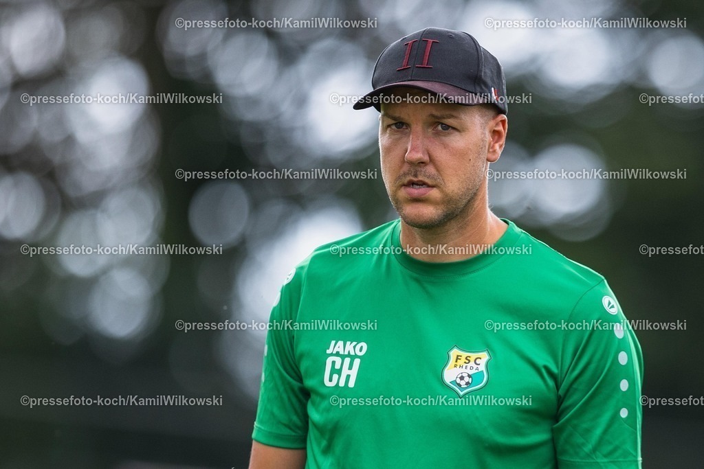 xkwi13072501009 | 13.07.2025, xkwix, Fußball, Testspiel, SV Lippstadt 08 - FSC Rheda, Rasenplatz, Sportanlage Esbeck: Christopher Hankemeier ( FSC Rheda Trainer ) 