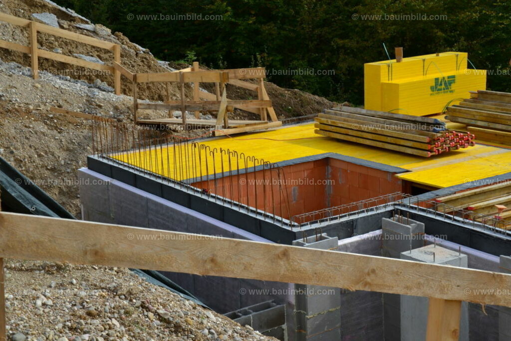 bib-lg04-betonarbeiten-0251 | Nach LV-Leistungsgruppen sortierte Detailfotos über den Bau eines Hauses. Alle Hausbau-Bilder direkt vom Urheber und Autor der Website Haus-Selber-Bauen.com
