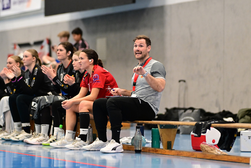 Handball I Frauen I Saison 2024-2025 I Oberliga I 13. Spieltag I TSV Ellerbek - Ahrensburger TSV | Der Sportfotograf. - Realisiert mit Pictrs.com