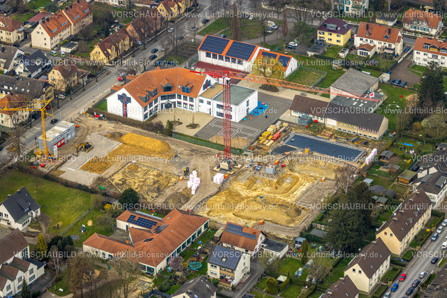 Werl240308234 | Luftbild, Baustelle mit Baukran und Neubau Schulgebäude auf dem Gelände der Petri-Grundschule am Langenwiedenweg, Werl, Nordrhein-Westfalen, Deutschland