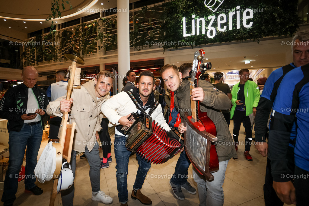 A-BINDER_20220922_0098 | LINZ,  AUSTRIA,22.Sept. 2022 - Night Run, Image shows Night Run.
Photo: Sportmediapics.com/ Manfred Binder