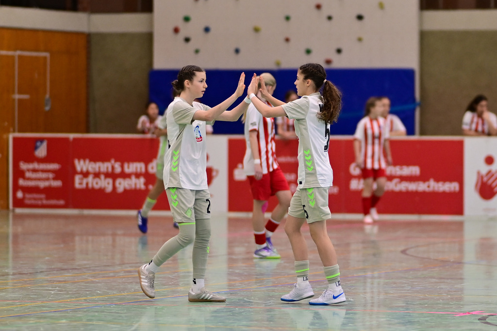 Fußball I Juniorinnen I Saison 2025-2026 I Hallenmasters U15+U17 | Der Sportfotograf. - Realisiert mit Pictrs.com