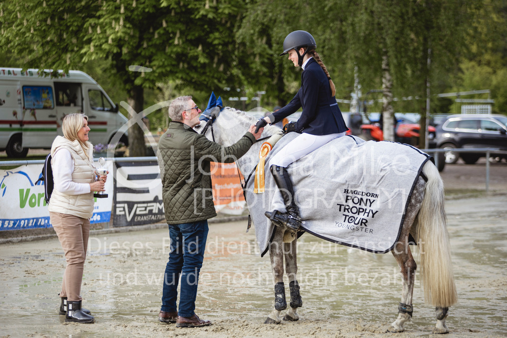 240426_Olfen-Vinnum_PonyTrophy-408 | Deine schönsten Turniermomente als professionelle Fotos! Entdecke hochwertige Pferdesport-Fotografie im Online-Shop. Jetzt Fotos finden & bestellen!