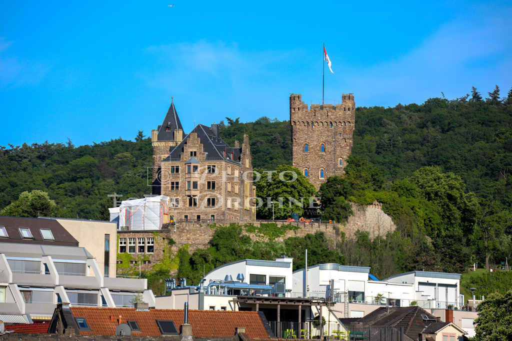 Bingen-9066 | Die Burg Klopp ist über der Stadt auf dem Rochusberg zu finden. Wer schöne Fotos machen möchte darf die Burg Klopp nicht auslassen. - Realisiert mit Pictrs.com