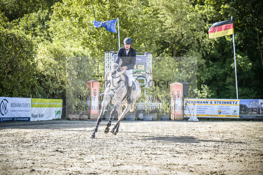 DOS_8340 | Entdecke hochwertige Reitturnierfotos von Foto Oger. Professionell, emotional und authentisch – jetzt Lieblingsmomente im Shop bestellen.Deutschlandweite Turnierfotografie. - Realisiert mit Pictrs.com