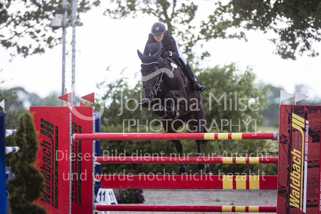 240616_Lemwerder_S1-Springen-610 | Deine schönsten Turniermomente als professionelle Fotos! Entdecke hochwertige Pferdesport-Fotografie im Online-Shop. Jetzt Fotos finden & bestellen!