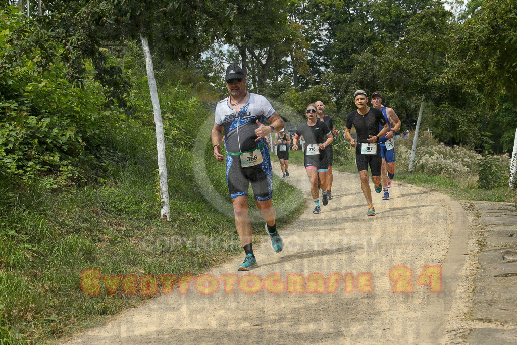 250824_1343_EX1_3381 | Sportfotografie im Rhein-Sieg Kreis, Köln, Bonn, NRW, Rheinland Pfalz, Hessen, etc. Unser Tätigkeitsfeld umfasst den Laufsport vom Volkslauf über den Marathon, Duathlon, Triathon bis zum Ultralauf wie Kölnpfad Ultra oder Schindertrail.