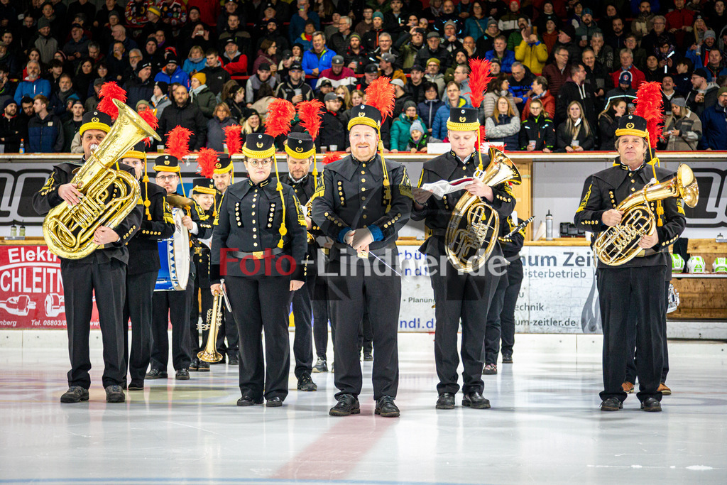 Spiel 3 Finale TSV Peißenberg Miners vs EHC Königsbrunn | Eishockey Bayernliga Playoffs 2023/2024, Spiel 3 Finale TSV Peißenberg Miners vs EHC Königsbrunn, 20240328,
Knappschaftskapelle,
2024-03-28 in Peißenberg (Eisstadion)

Copyright: WolfgangxLindner foto-lindner.de