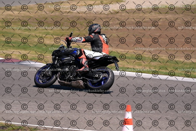 26bt04-1347 | markuskiefer.com - Realisiert mit Pictrs.com