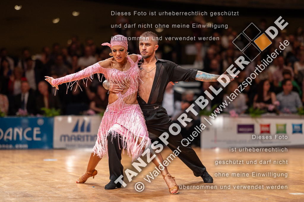 20230812-13115 | Hier finden Sie Tanz Bilder vom Latein und Standard Formationen tanzen. Sportbilder vom Tanzsport. Schöne Fotos und von Weltmeisterschaft, Europameisterschaft, Bundesliga, Regionalliga, Oberliga und Landesliga sowie von GOC Stuttgart, DanceComp, WM Bremen