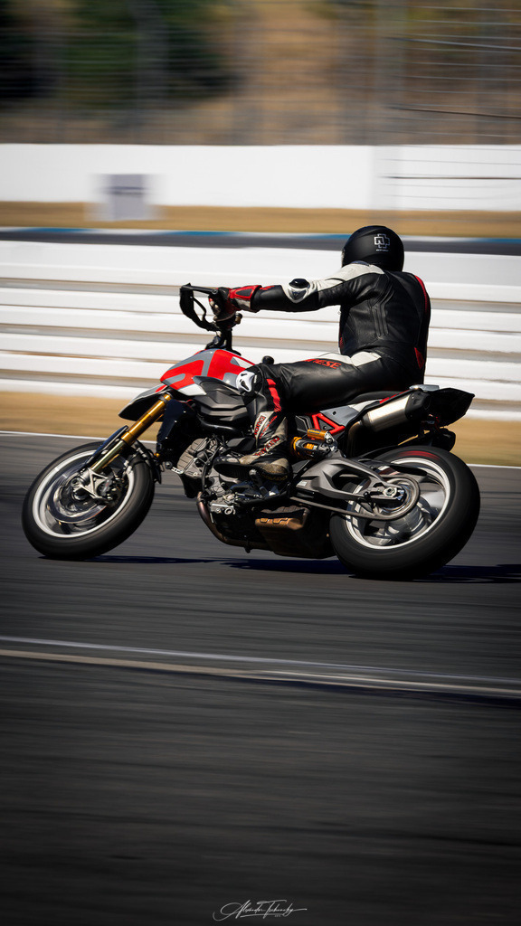 Ducati Trackday Hockenheimring 2026 | Entdecken Sie die faszinierende Welt von Alexander Tschuncky Arts: Kreative Fotografie, atemberaubende Automobilkunst und hochwertiger Bilderdruck. Lassen Sie sich inspirieren! - Realisiert mit Pictrs.com