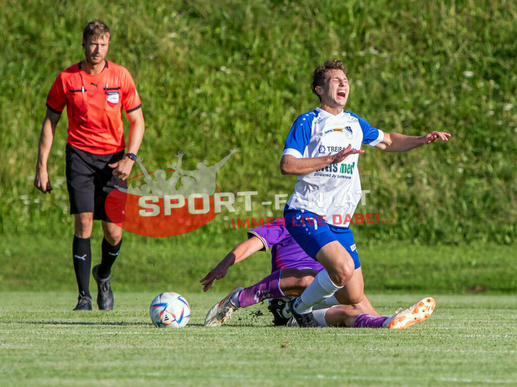 Austria Klagenfurt Amateure - SK Treibach 1-1, Kärntner Liga 2. Runde | Schiedsrichter Stephan Orel, Lukas Pippan (SK Treibach #7) Austria Klagenfurt Amateure - SK Treibach 1-1 am 08.08.2023 in Brückl
(Sportplatz), Austria, (Photo by Ernst Krawagner sport-fan.at) - Realisiert mit Pictrs.com