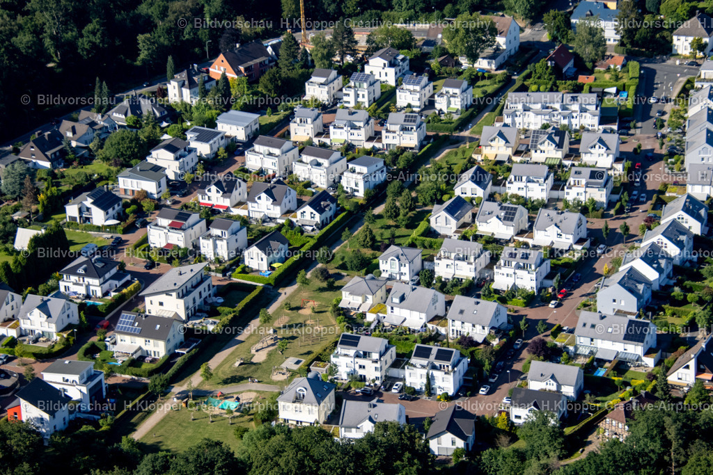Essen Heisingen_ Zur Waldesquelle_Heisinger Str. _ Creative Airphotography H.Klöpper-3601 | Luftbilder und Luftbildfotografie , Digital und Printbilder auf Leinwand , Alu Dibond , Acrylglas , Poster oder Download-Datei für private und gewerbliche Verwendung im Shop online bestellen. - Realisiert mit Pictrs.com