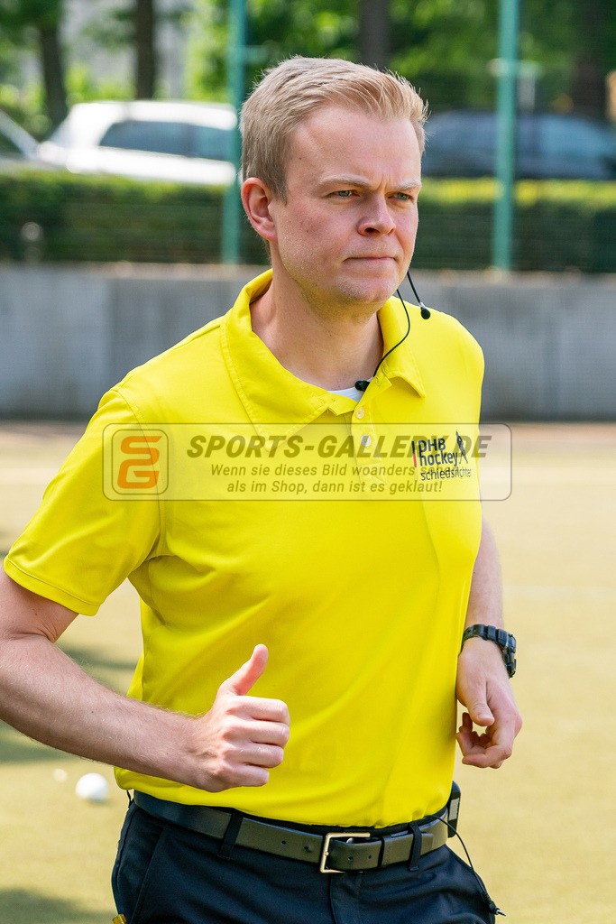 HK_20240511_903834 | 1.Bundesliga Damen Düsseldorfer HC - Harvestehuder THC am 11.5.2024 Düsseldorfer HC, Düsseldorf , Völker ( SR )