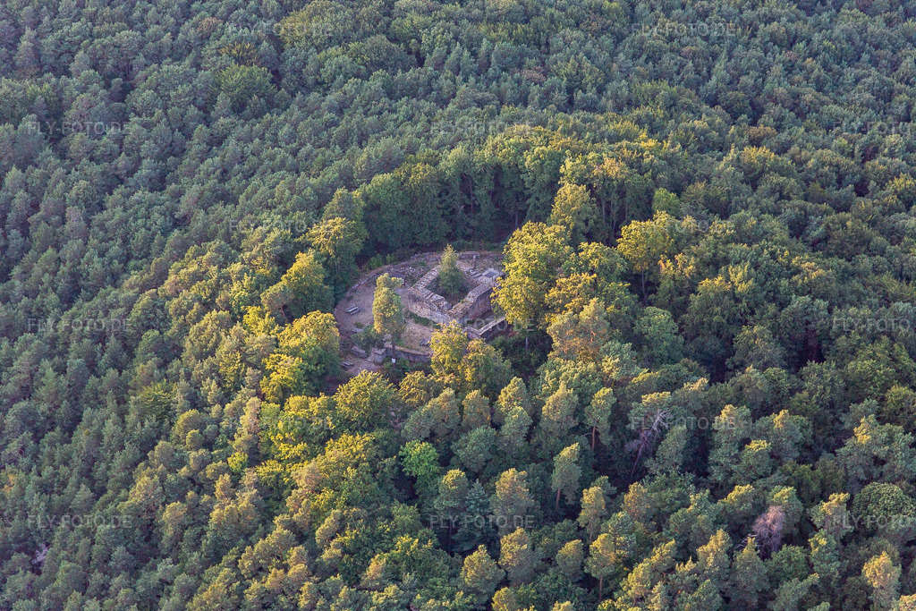 Waldschlössel https://wkpd.one/khFuXc | Luftbild: Waldschlössel https://wkpd.one/khFuXc in Klingenmünster im Bundesland Rheinland-Pfalz in Deutschland. Foto: IMG_134220.jpg vom 28.08.2022 durch ©2025 Werner Riehm fly-foto.de/copyright - Realisiert mit Pictrs.com