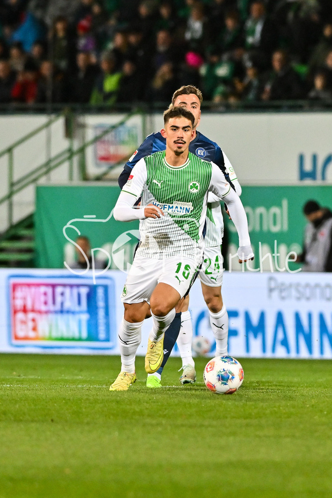 SpVgg Greuther Fürth - Karlsruher SC | FUERTH, GERMANY - OCTOBER 24: with ball Hans Aaron KELLER (SpVgg Greuther Fuerth 16) during the 2. bundesliga match between SpVgg Greuther Fuerth vs. Karlsruher SC on matchday 10 at Sportpark Ronhof Thomas Sommer on October 24, 2025 in Fuerth, Germany / DFL REGULATIONS PROHIBIT ANY USE OF PHOTOGRAPHS AS IMAGE SEQUENCES AND/OR QUASI-VIDEO