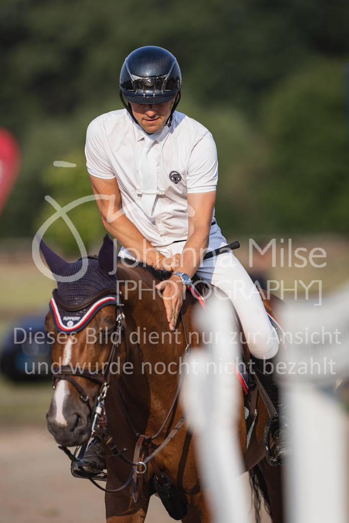 230624_PfSpTa_GroßerPreis-282 | Deine schönsten Turniermomente als professionelle Fotos! Entdecke hochwertige Pferdesport-Fotografie im Online-Shop. Jetzt Fotos finden & bestellen!