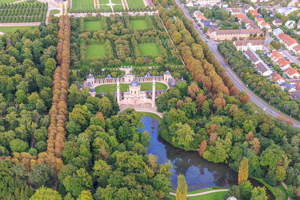 Luftbild: Moschee im Schwetzinger Schlossgarten in Schwetzingen im Bundesland Baden-Württemberg in Deutschland. Foto: IMG_102592.jpg vom 24.08.2017 durch Werner Riehm/FLY-FOTO.deGartenmoschee